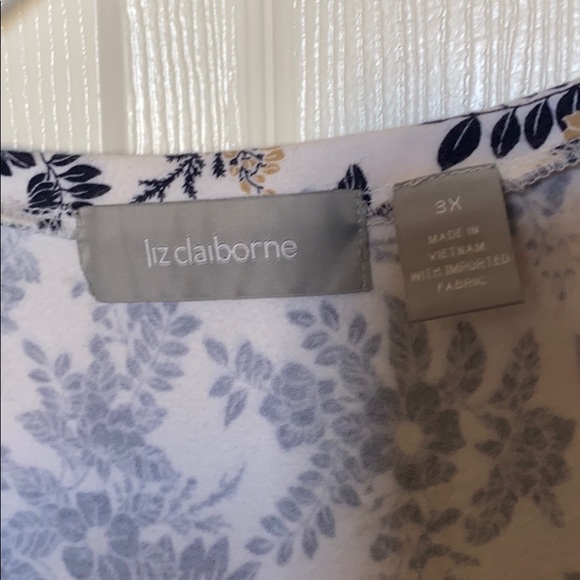 Liz Claiborne Top - Picture 3 of 3